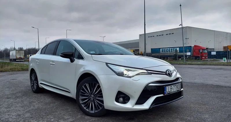 lubelskie Toyota Avensis cena 82900 przebieg: 54650, rok produkcji 2018 z Lubartów